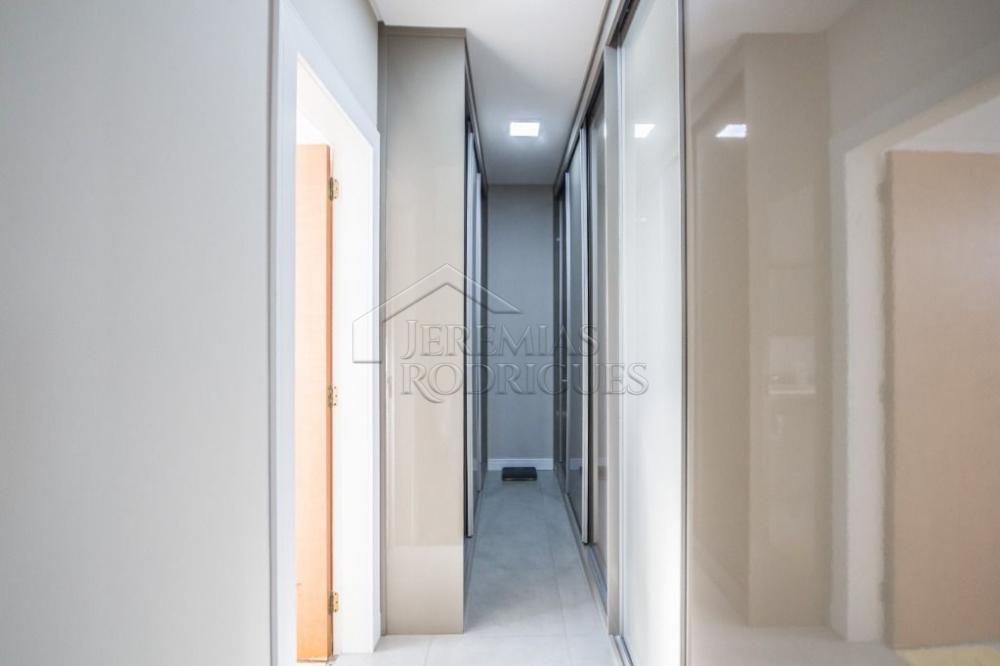 Apartamento à venda com 4 suítes no Condomínio Des Arts em Taubaté. 