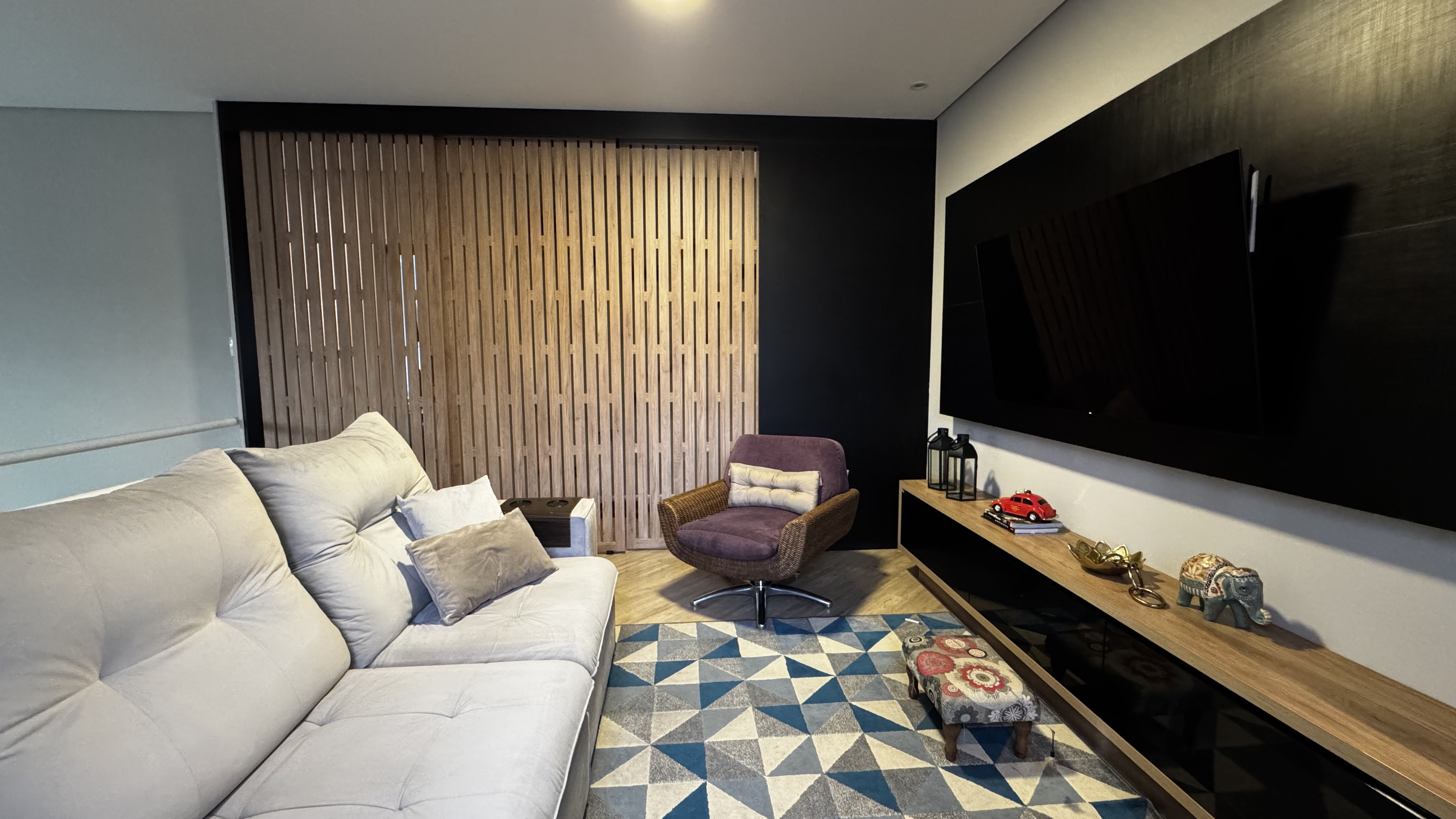 Casa à venda com 3 suítes no Condomínio Reserva dos Lagos em Pindamonhangaba/SP.