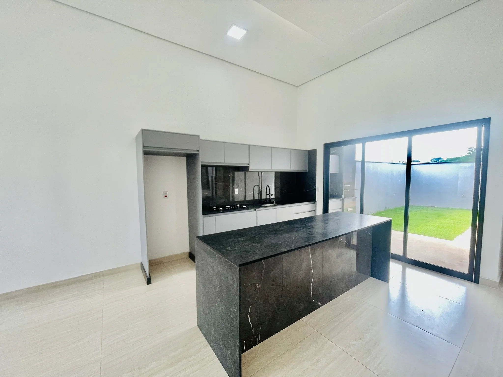 Casa para venda e locação, com 3 dormitórios no Condomínio Vila Romana em Pindamonhangaba/SP