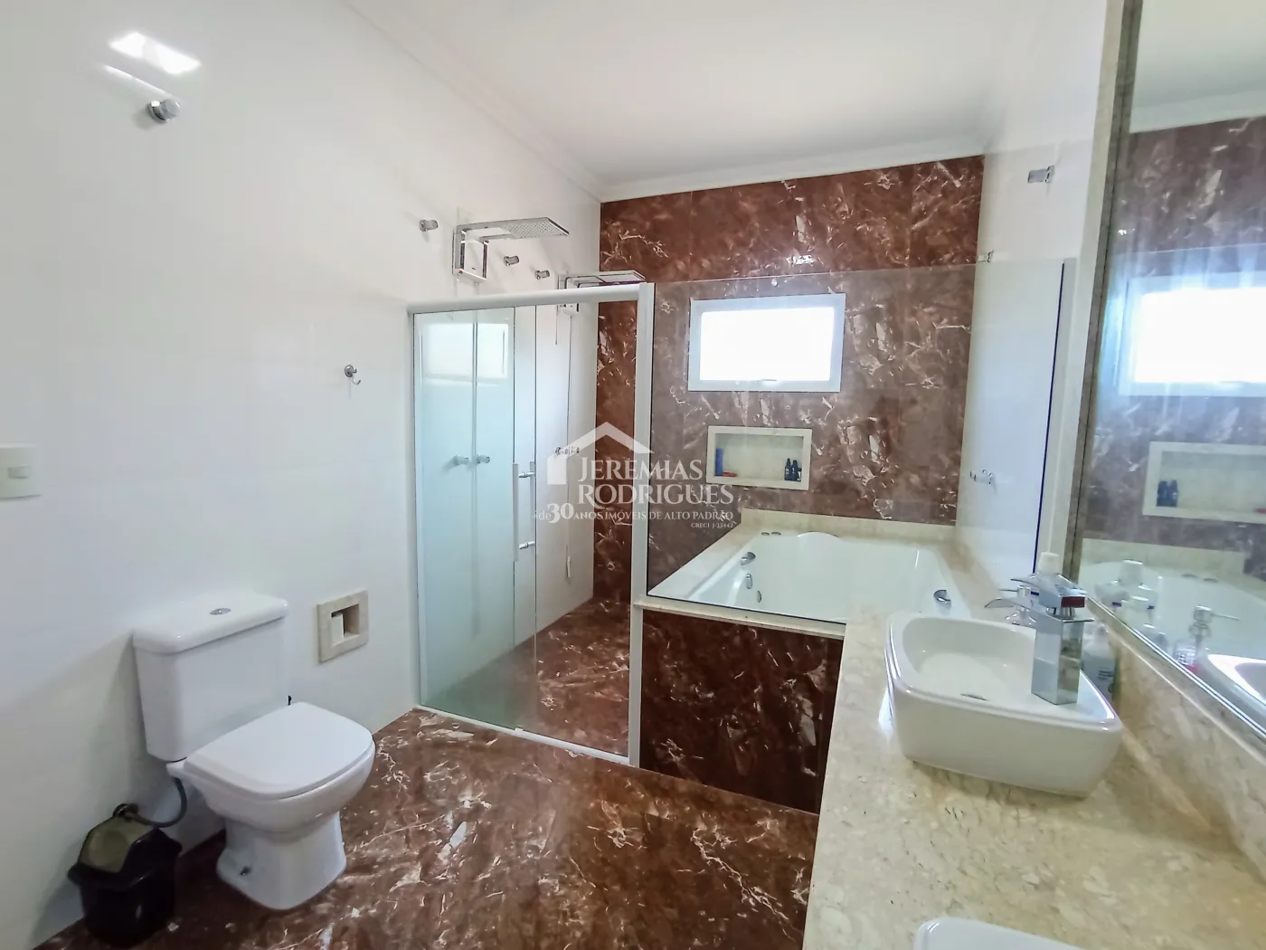 Casa para venda com 3 dormitórios no Condomínio Residencial Tecoara em Taubaté/SP