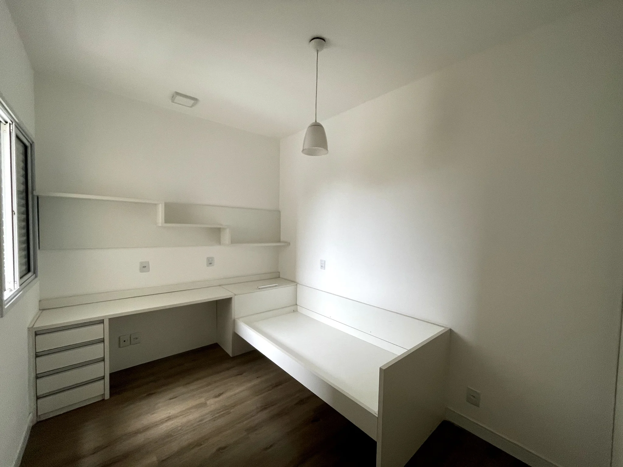 Apartamento para venda com 3 dormitórios no Edifício Vert Residence em Taubaté/SP. 