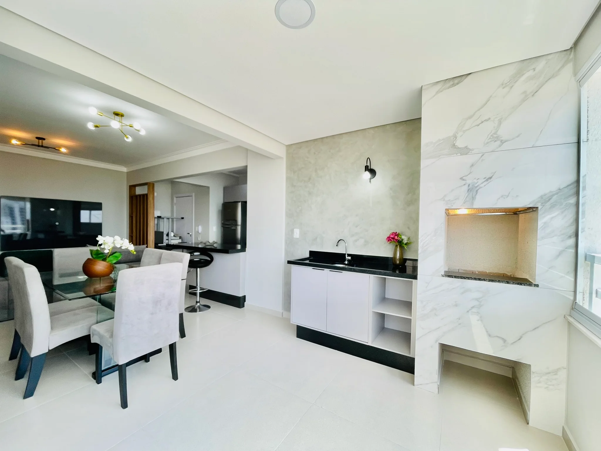 Apartamento para venda e locação, 101 m² no Condomínio Lume Residence em Taubaté/SP. 