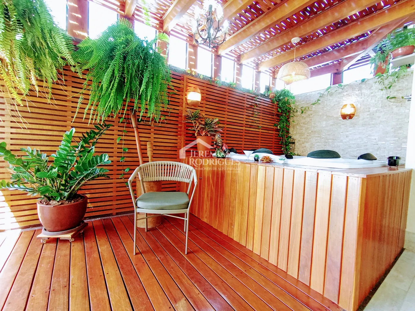 Casa para venda com 3 dormitórios no Condomínio Campos Do Conde II Versailles em Tremembé/SP