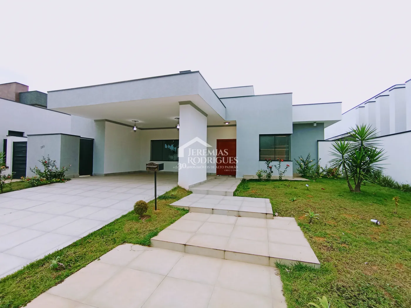 Casa para venda e locação com 3 dormitórios, no Condomínio Colonial Village II em Pindamonhangaba/SP