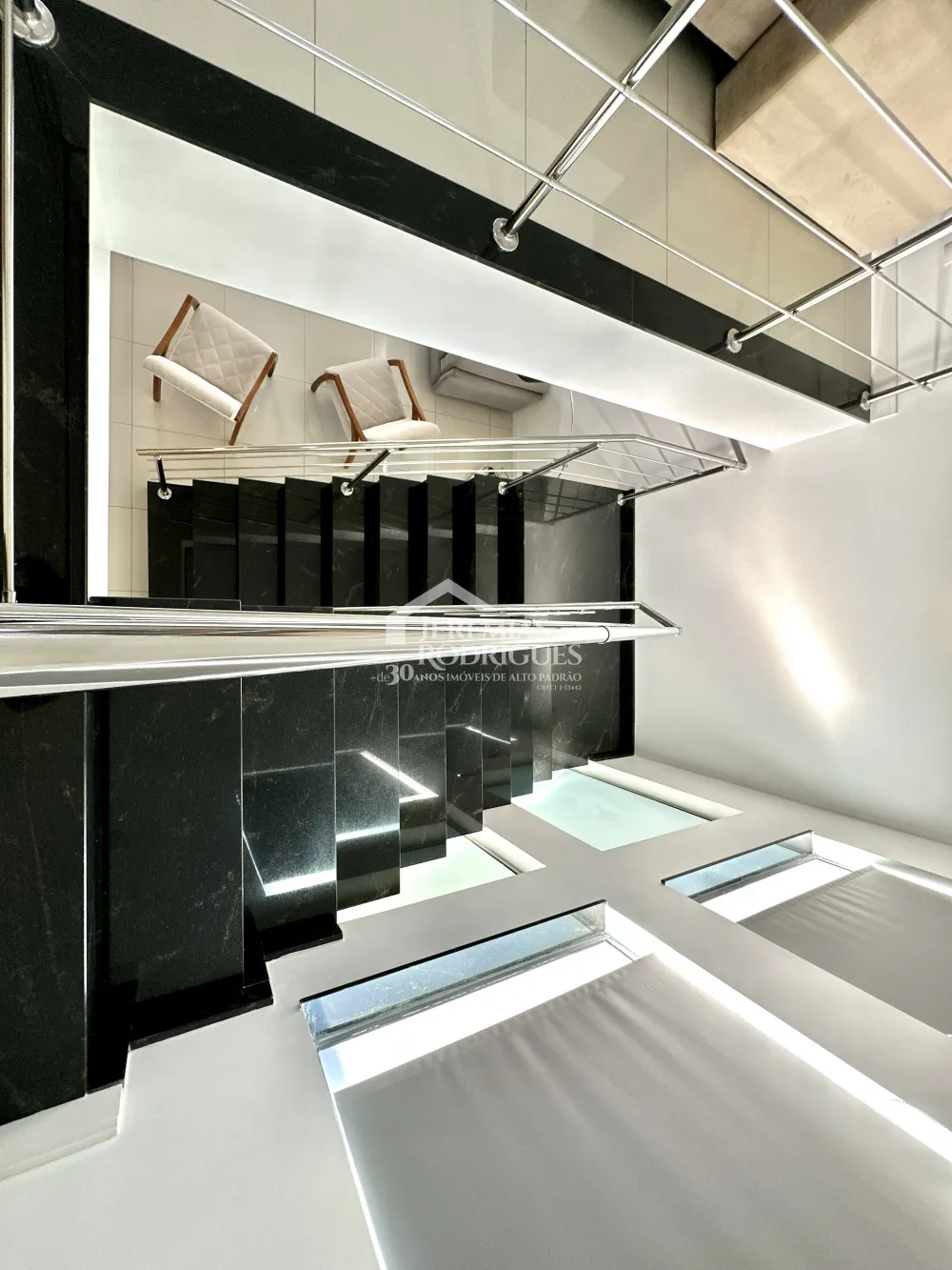 Casa mobiliada para locação no Condomínio Campos do Conde I em Tremembé/SP. 