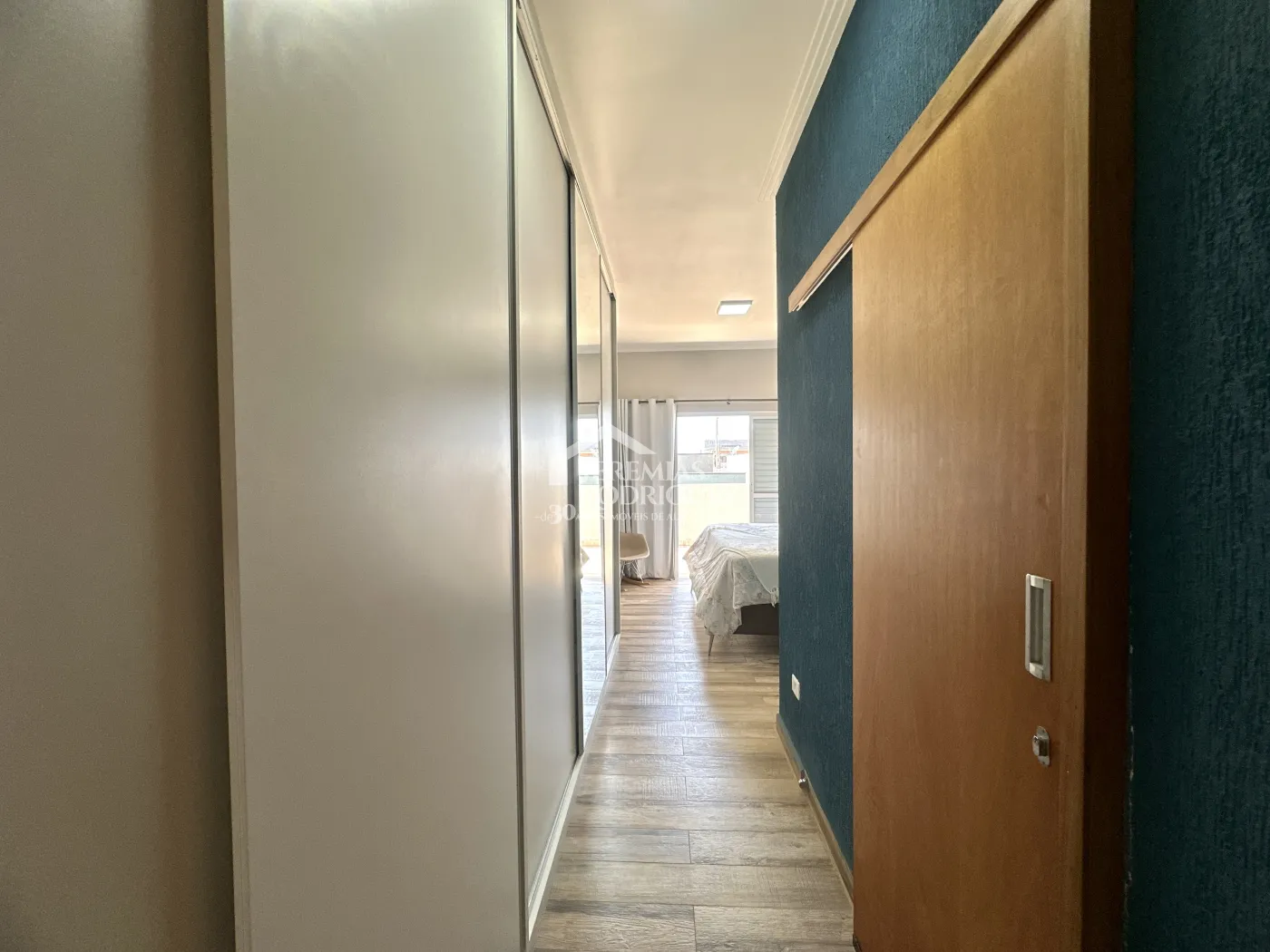 Casa para venda e locação com 3 dormitórios no Condomínio Tecoara em Taubaté/SP.