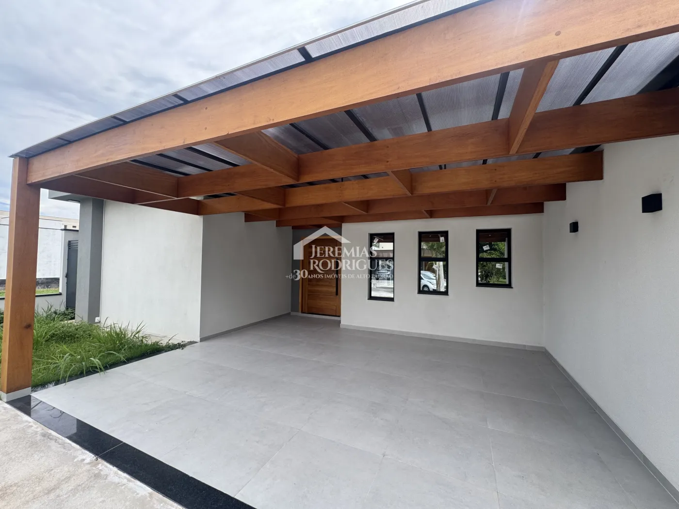 Casa à venda com 3 dormitórios no Condomínio Alphaville em Taubaté/SP