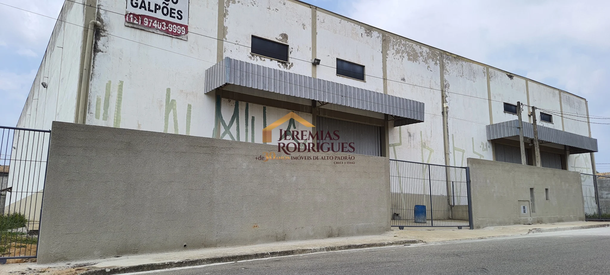 Galpão comercial para alugar em Pindamonhangaba/SP.