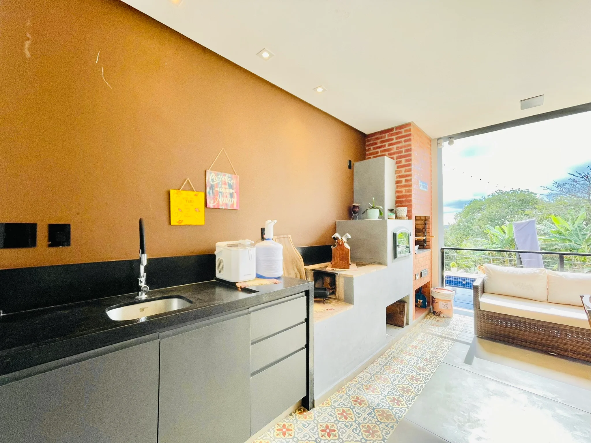 Casa  com porteira fechada á venda no Condomínio Altos do Cataguá em Taubaté/SP.
