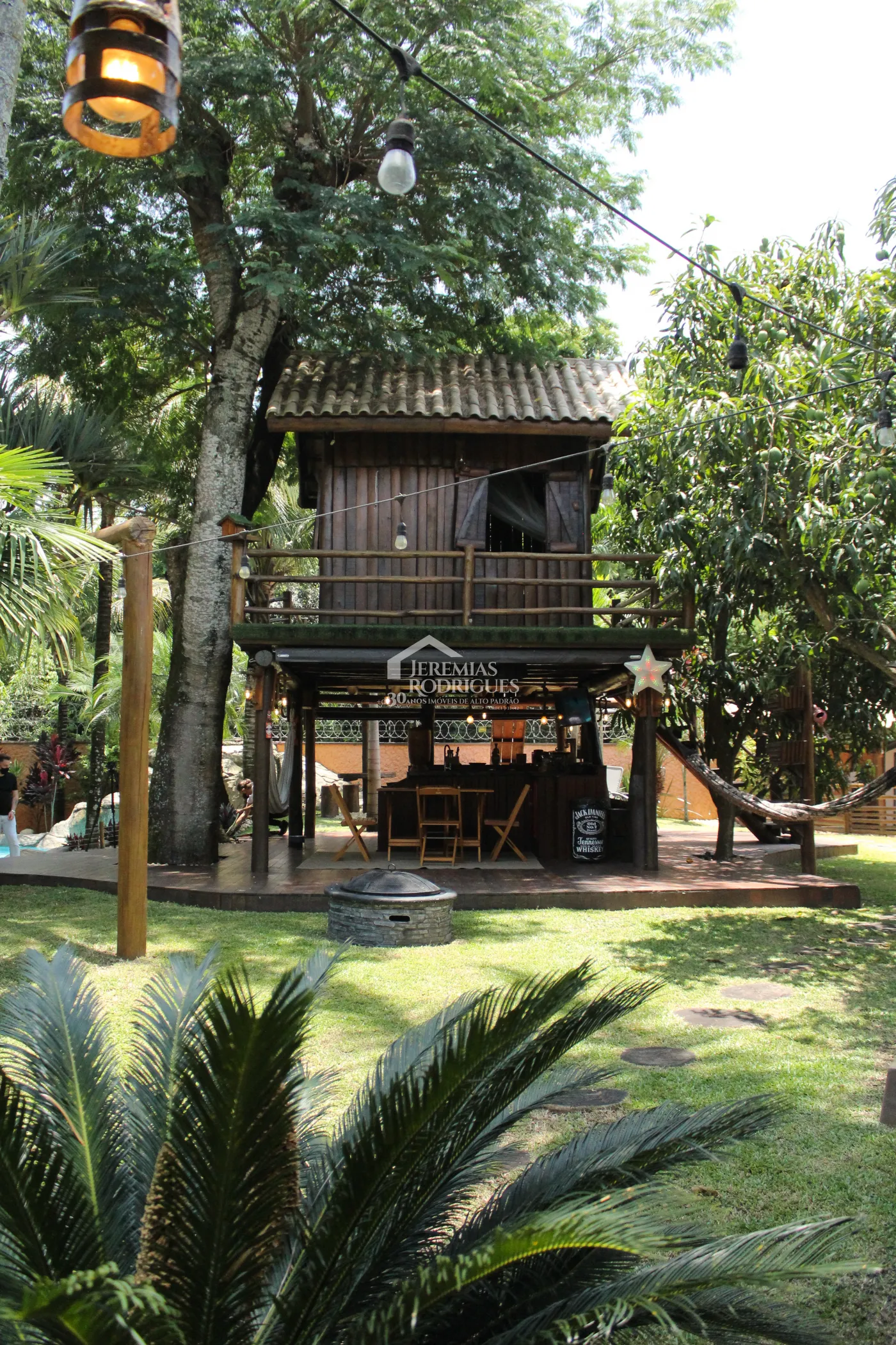 Casa para venda e locação com 5 dormitórios no Condomínio Taubaté Village em Taubaté/SP.