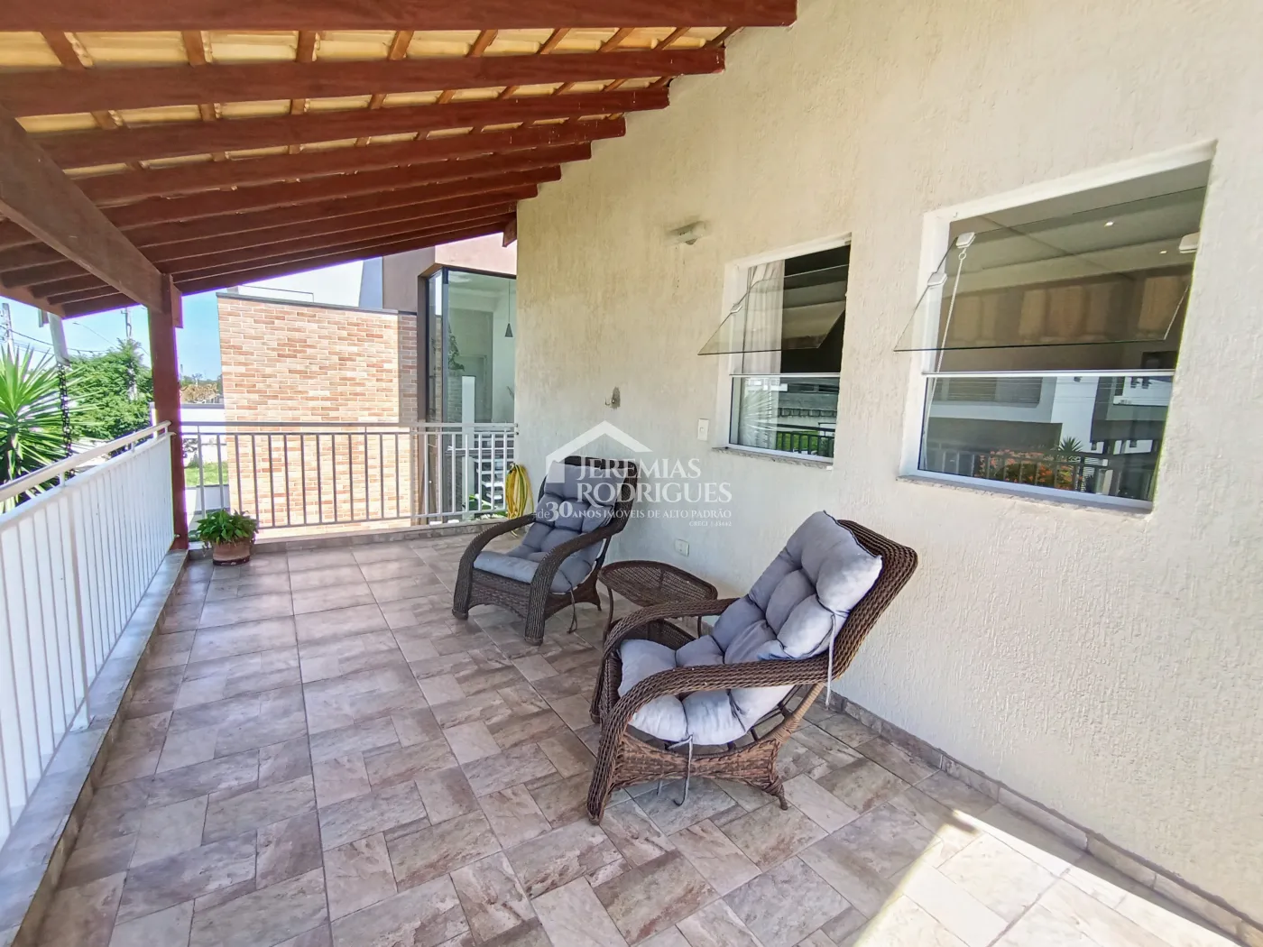 Casa à venda com 3 suítes no Condomínio Reserva dos Lagos em Pindamonhangaba/SP.