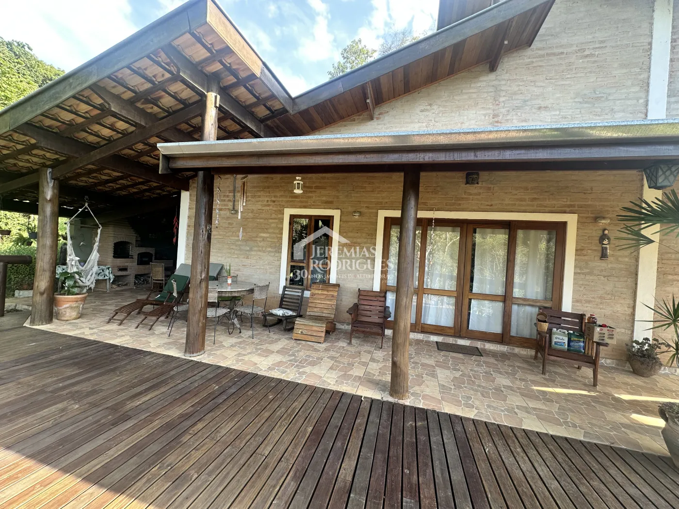 Casa à venda com 3 suítes no Centro em Santo Antônio do Pinhal/SP