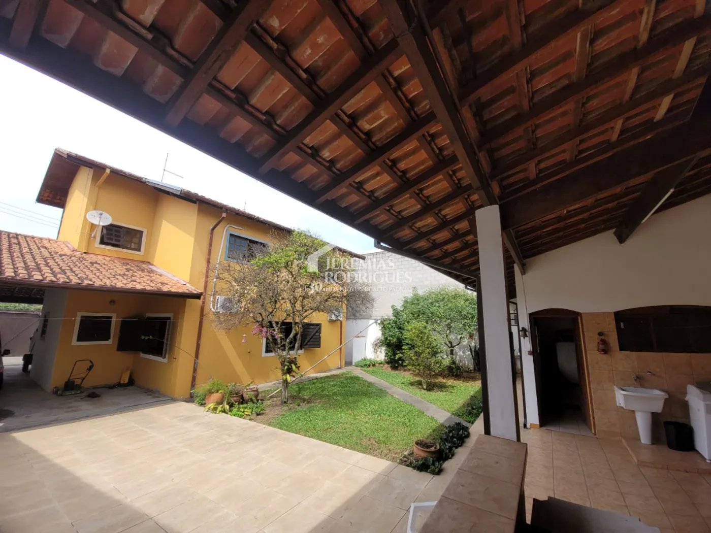 Casa com 3 dormitórios - Nossa Senhora do Perpétuo Socorro - Pindamonhangaba/SP