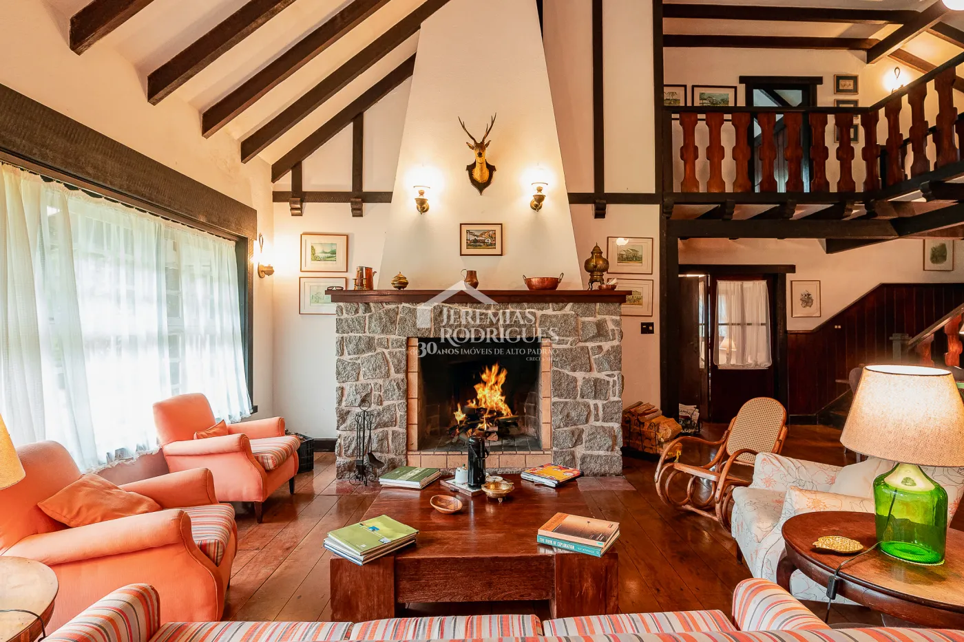 Casa com 9 dormitórios, 694 m² - Condomínio Reserva Figueiredo - Campos do Jordão/SP