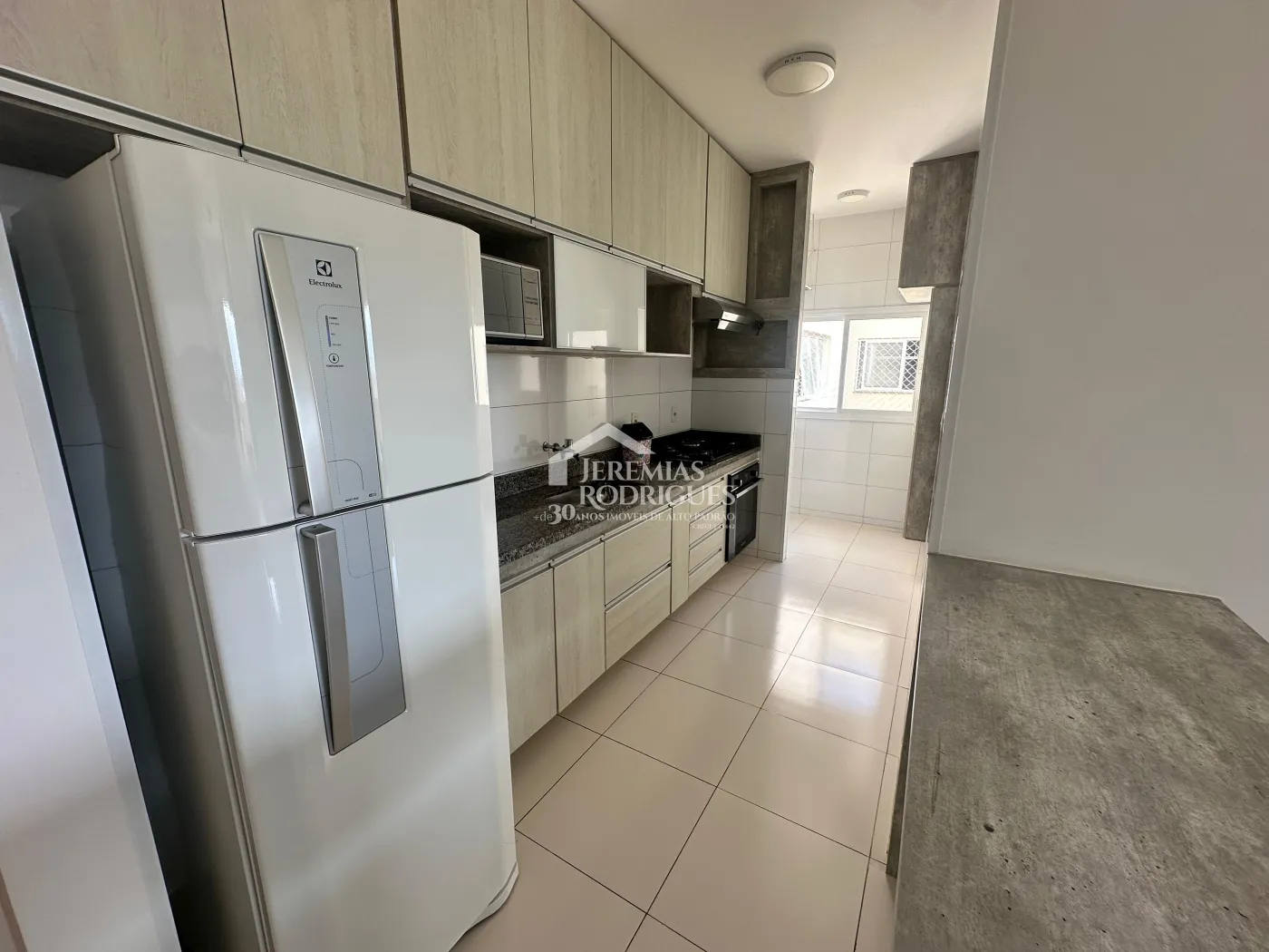 Apartamento para locação com 2 dormitórios, 69 m² - Edifício Embaúba - Pindamonhangaba/SP.