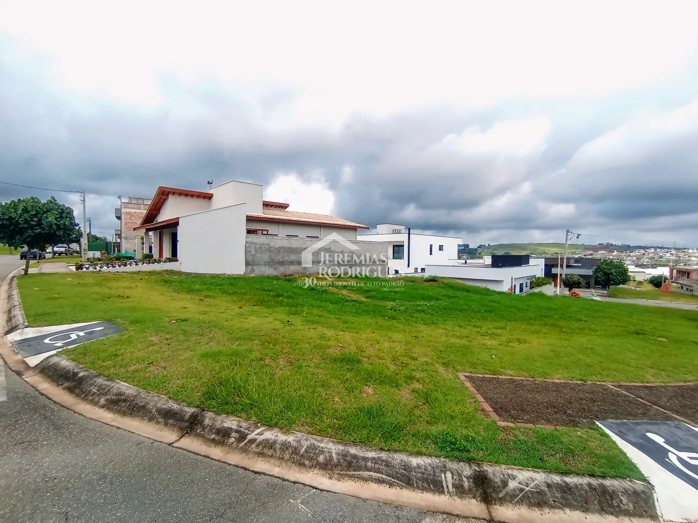 Terreno à venda com 528 m² no Condomínio Cyrela Landscape em Taubaté/SP.