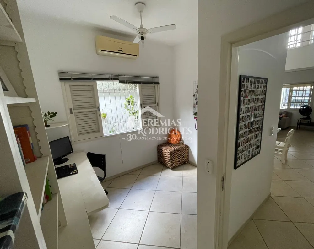 Casa à venda com 3 dormitórios no bairro Jardim das Nações em Taubaté/SP. 