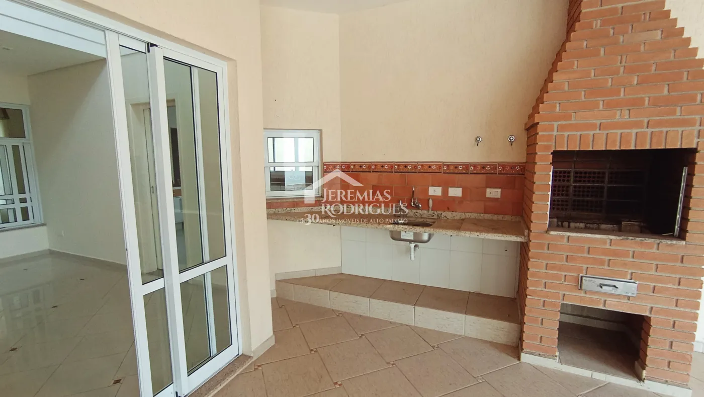 Casa à venda com 5 dormitórios no Condomínio Taubaté Village em Taubaté/SP.