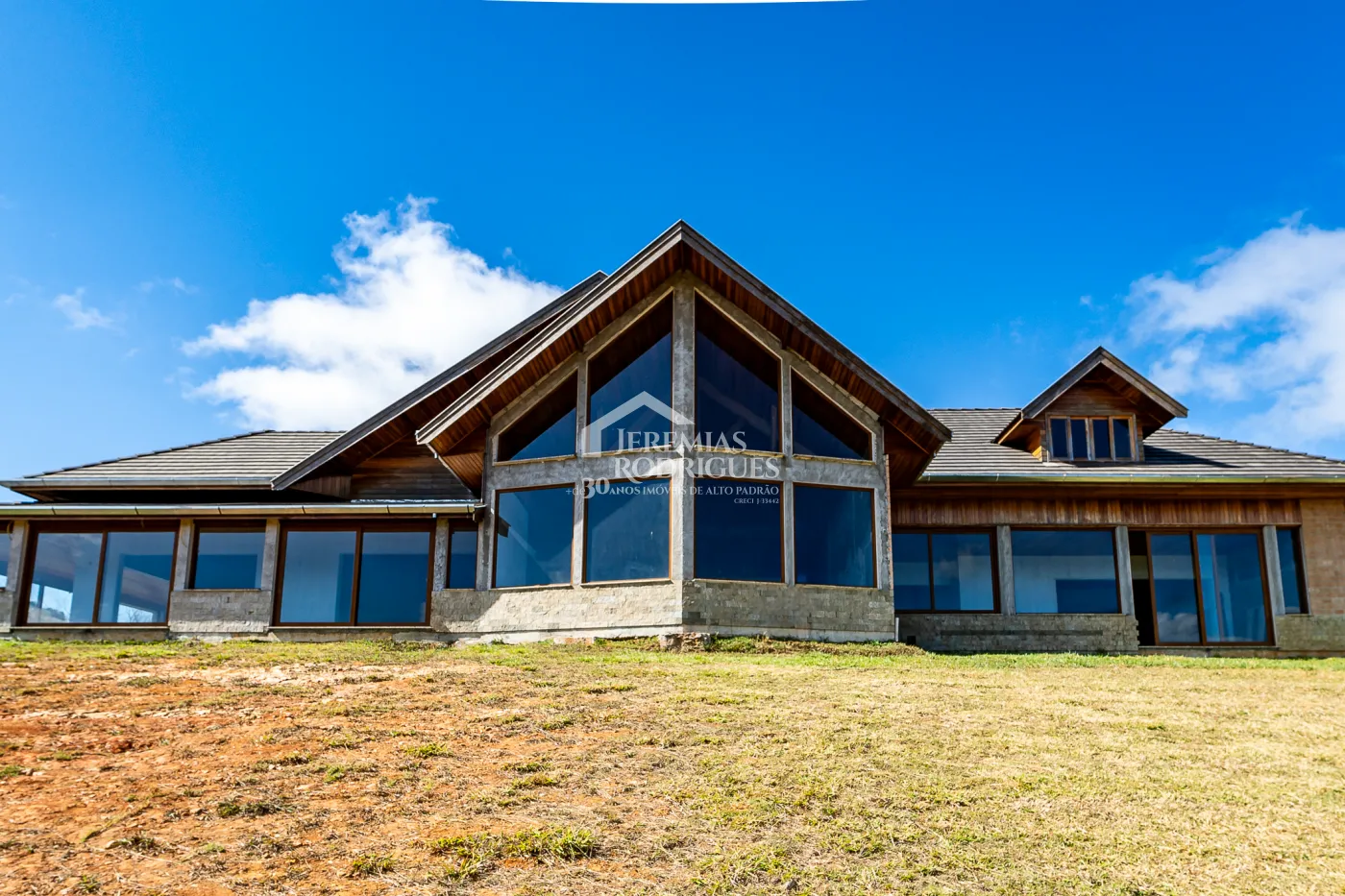 Fazenda com 2.904.000 m² - Sapucaí-Mirim - MG