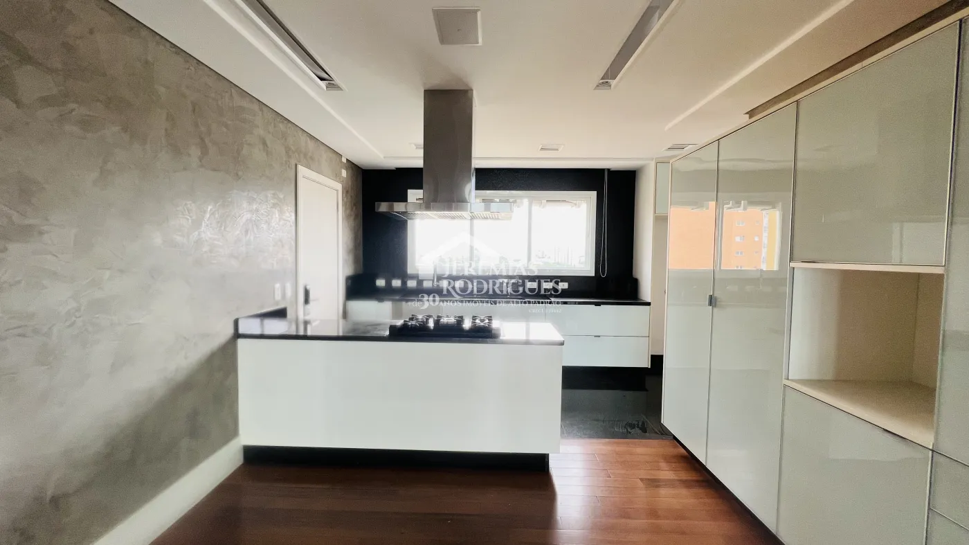 Apartamento à venda com 3 suítes no Edifício Des Arts em Taubaté/SP.