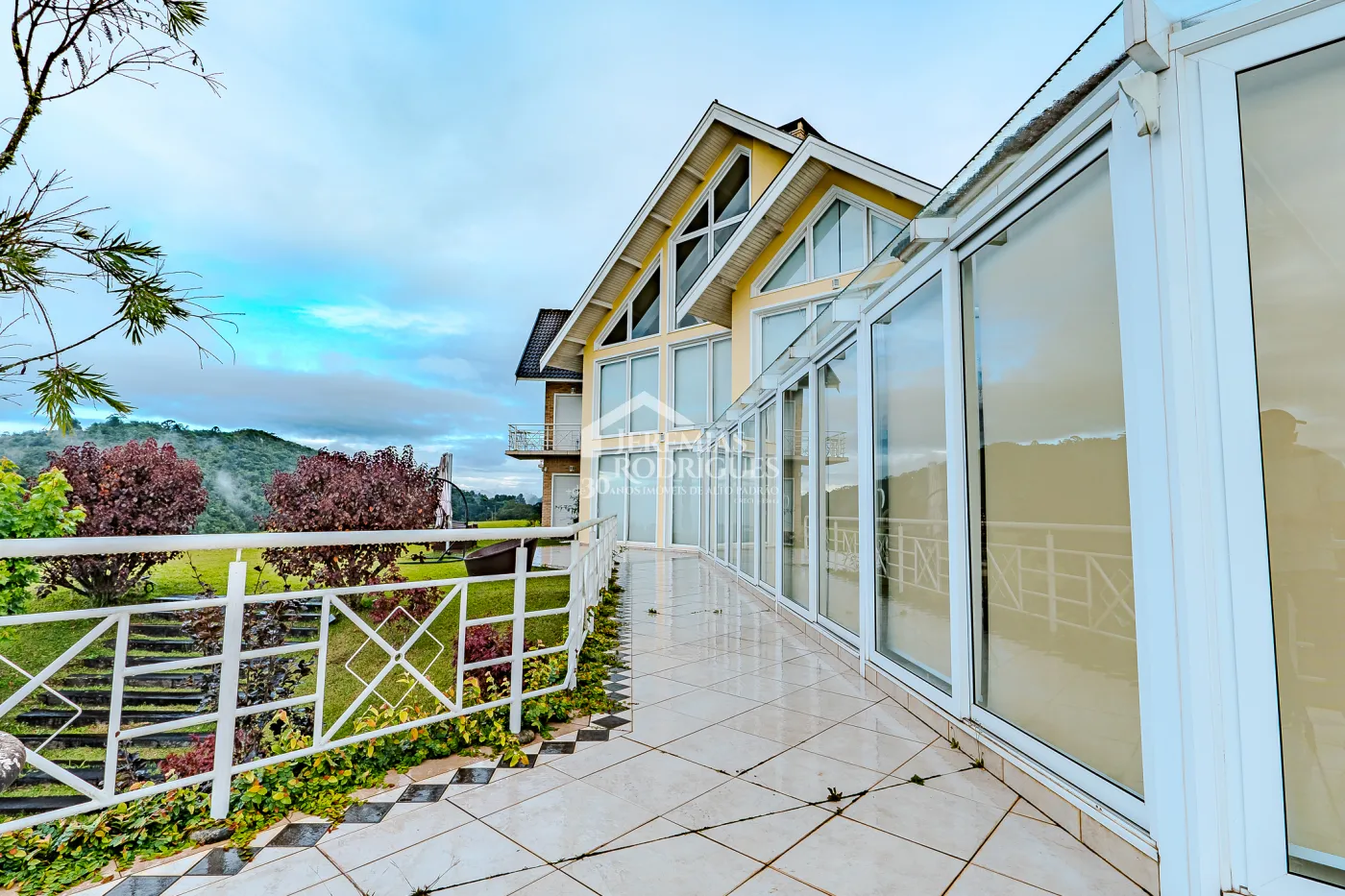 Casa à venda no Parque Pedra do Baú em Campos do Jordão/SP.