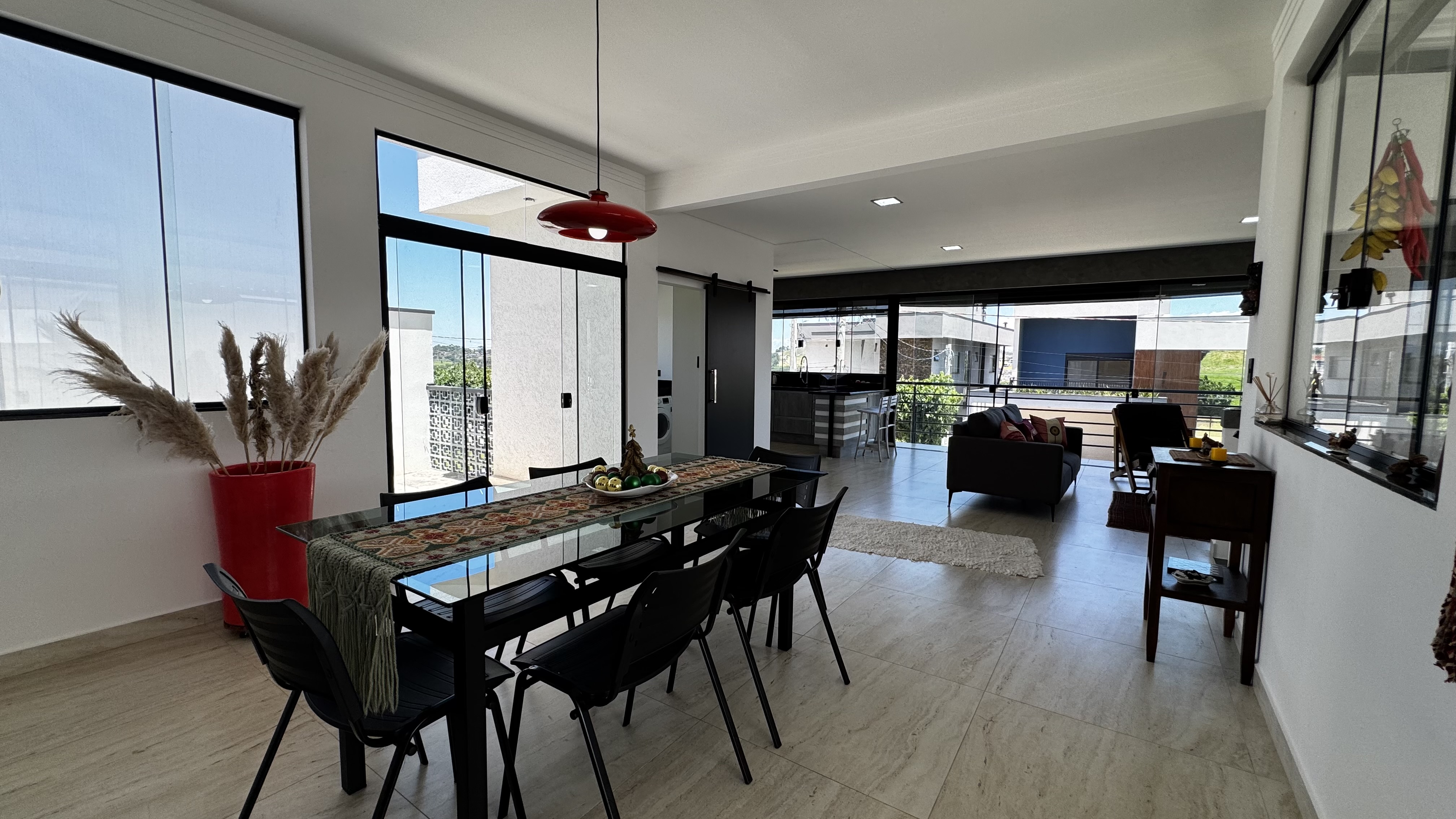 Casa à venda com 3 dormitórios no Condomínio Cyrela Landscape em Taubaté/SP.