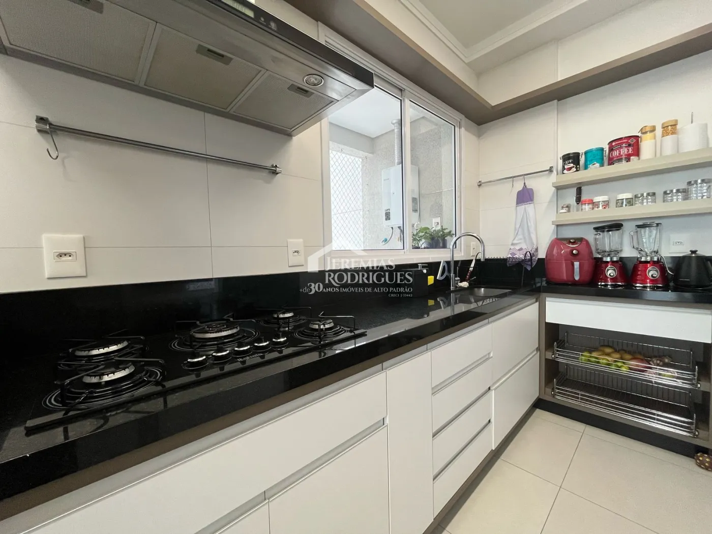 Apartamento à venda com 3 suítes, 142 m² no Condomínio Grand Terrace em Taubaté/SP.