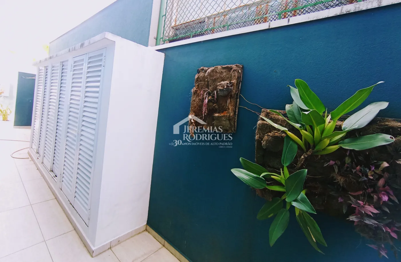 Casa para venda e locação com 4 suítes no Condomínio Taubaté Village em Taubaté/SP.