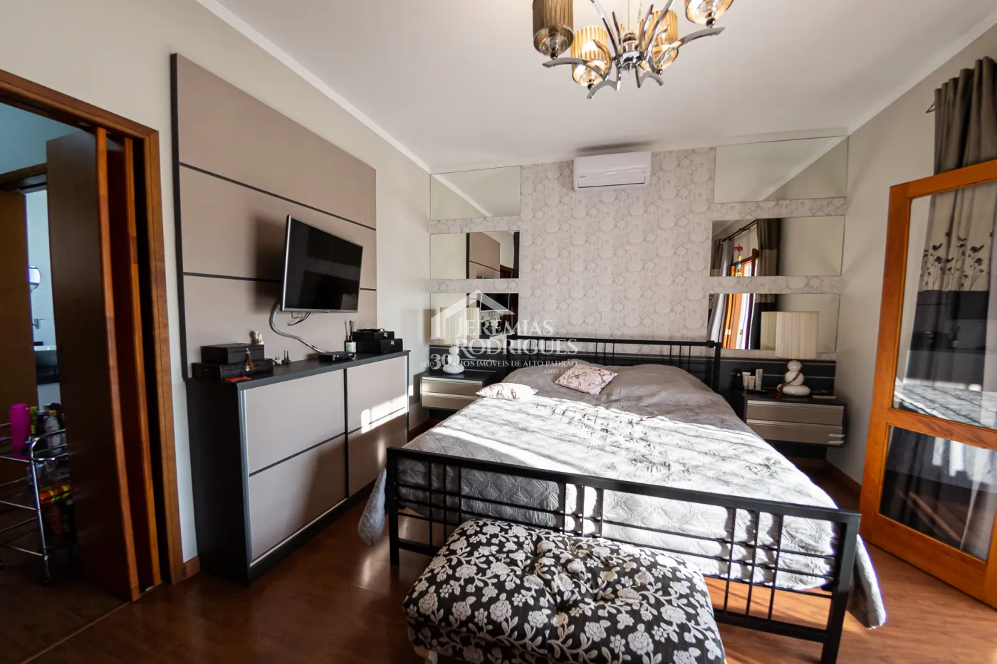 Casa à venda no Condomínio Colonial Village I em Pindamonhangaba/SP