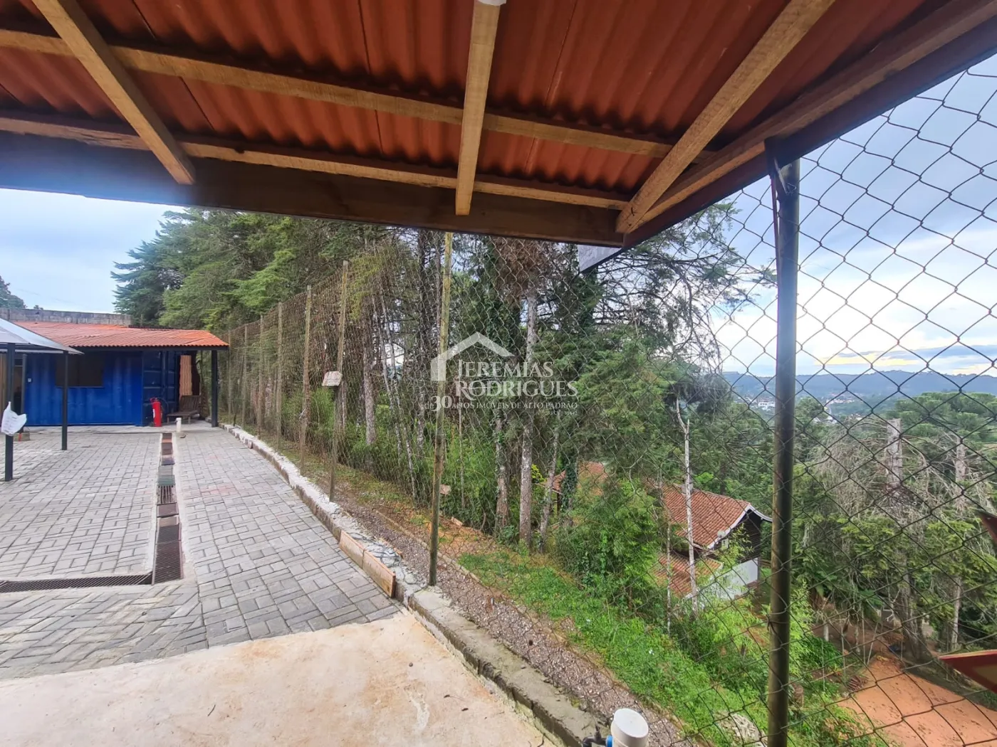 Casa com 4 dormitórios, 265 m² -  Alto do Capivari - Campos do Jordão /SP