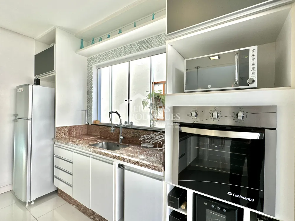 Casa mobiliada para locação no Condomínio Campos do Conde I em Tremembé/SP. 