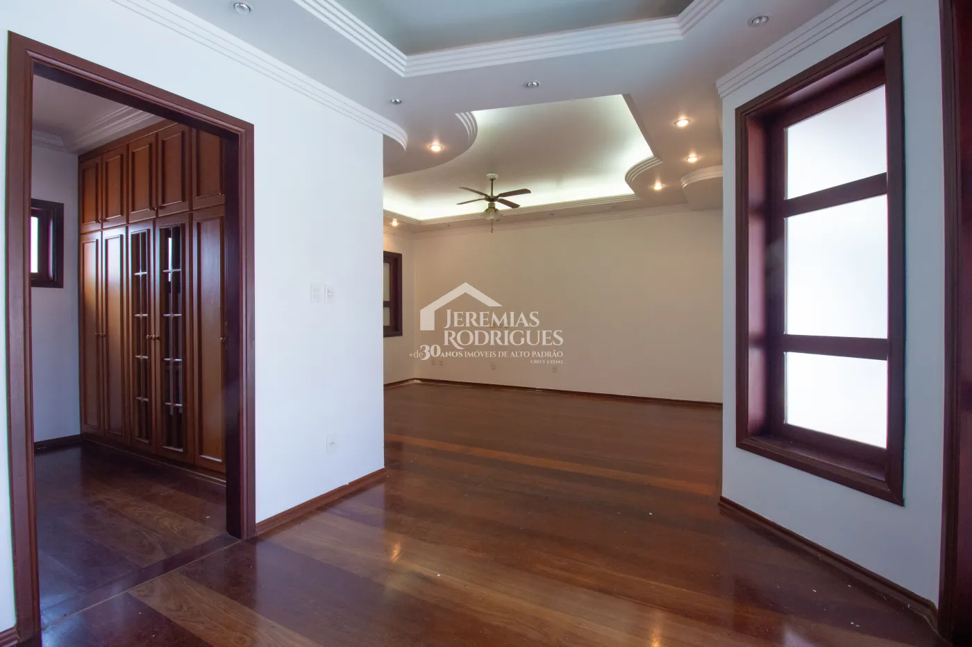 Casa com 4 suítes, 576 m² - Condomínio Village Paineiras - Pindamonhangaba/SP