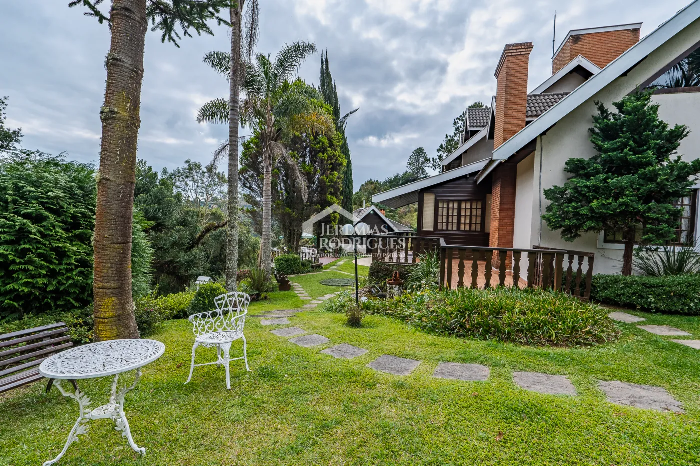 Casa com 4 dormitórios, 450 m² - Atalaia - Campos do Jordão/SP