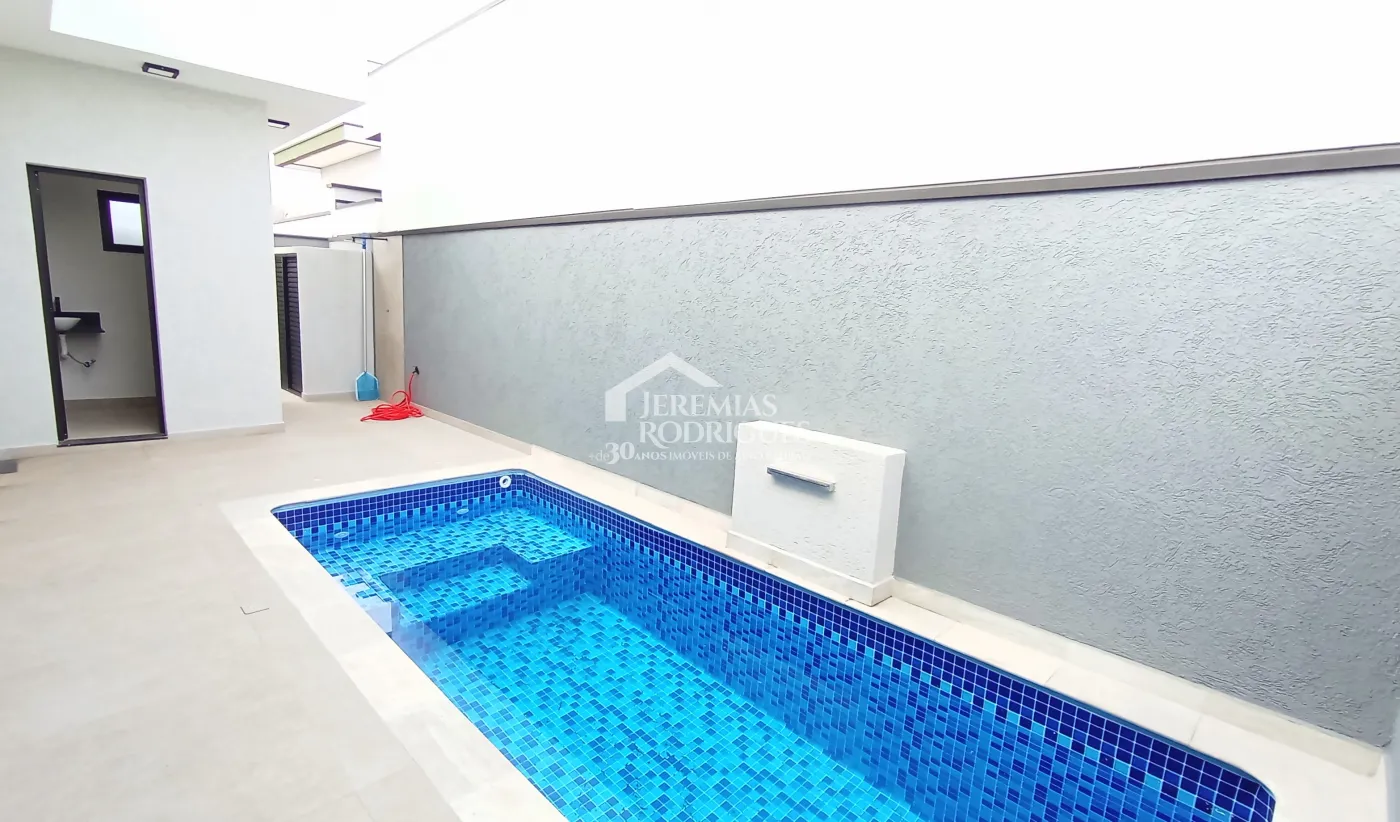 Casa à venda com 3 dormitórios no Condomínio Perolas do Vale em Tremembé/SP.