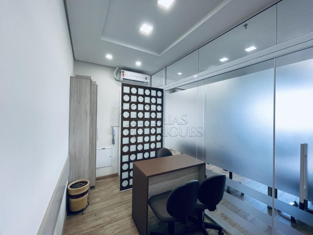 Sala comercial no Edifício Square em Taubaté/SP.