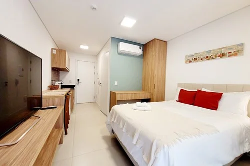 Studio Mobiliado com Varanda na Vila Mariana