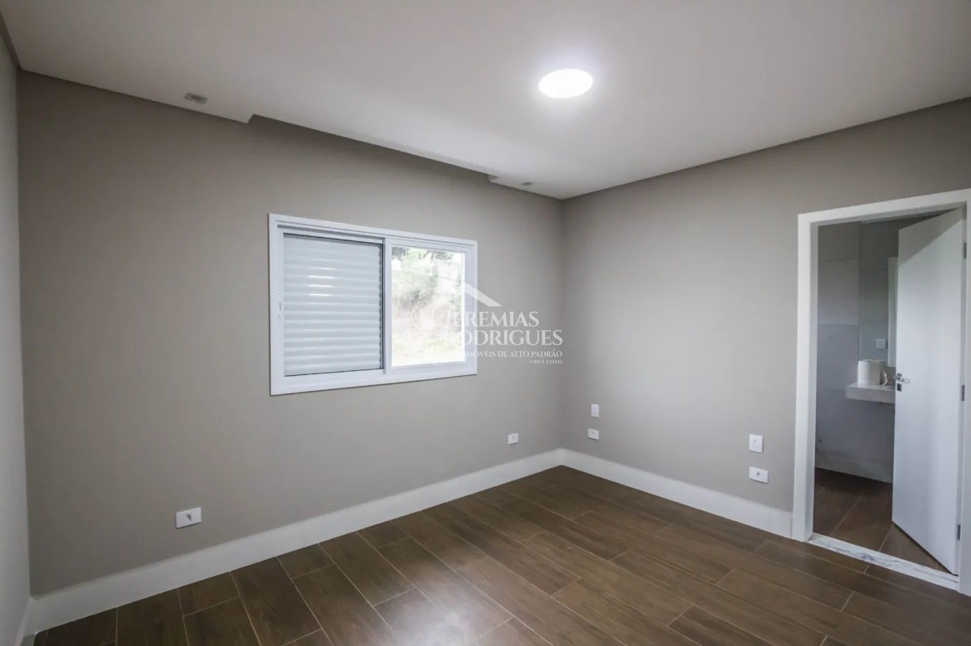 Casa com 368 m² - Condomínio Morada do Visconde - Tremembé/SP