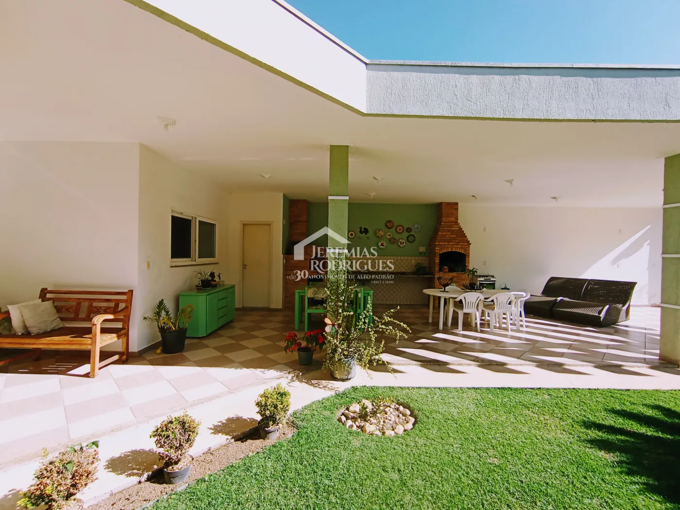 Casa à venda com 4 dormitórios no Condomínio Village Paineiras em Pindamonhangaba/SP