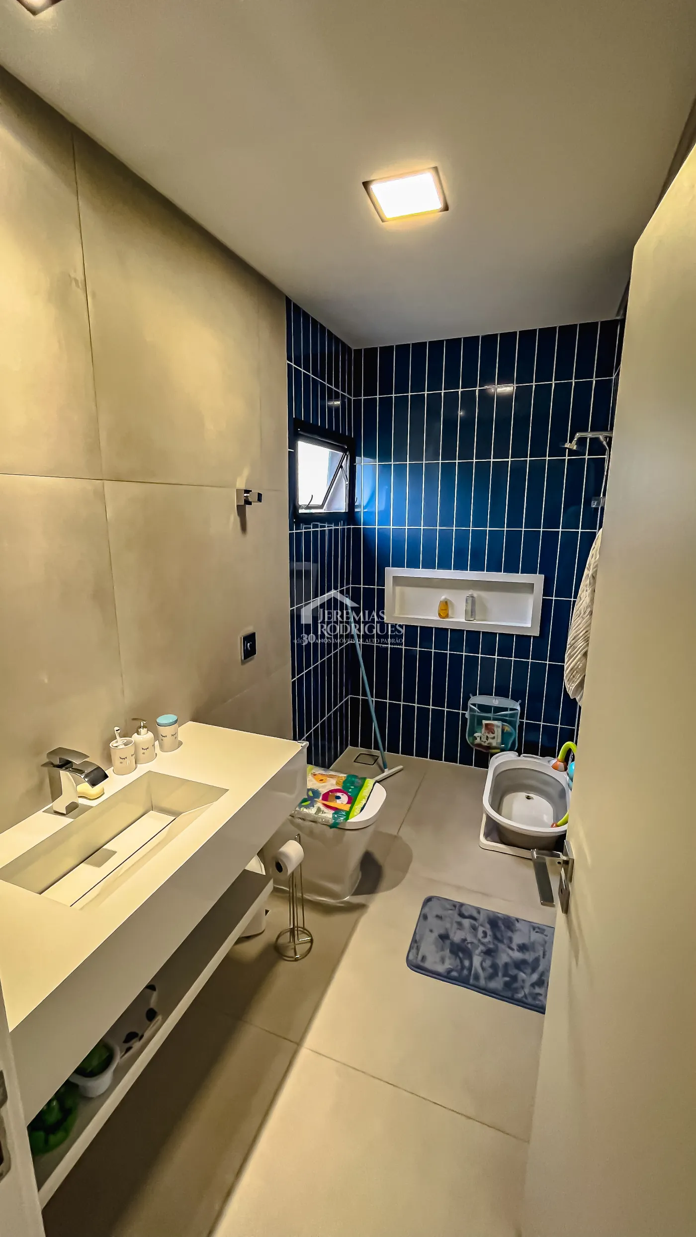 Casa com 3 suítes, 611 m² - Condomínio Village da Serra - Tremembé/SP