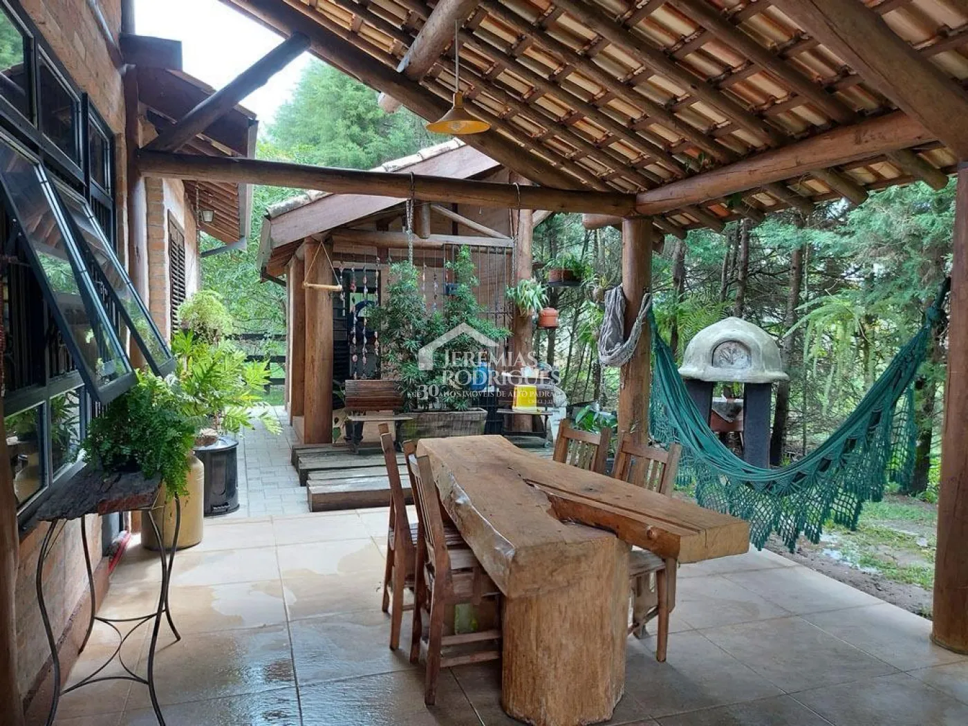 Chácara com 4 dormitórios, 268 m² - Mandú - Pindamonhangaba/SP.