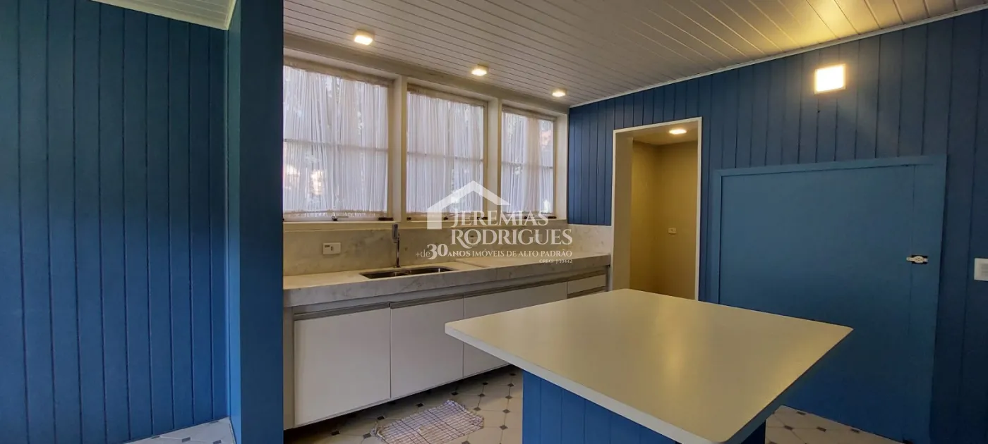 Casa com 3 dormitórios no Bairro Capivari - Campos do Jordão/SP