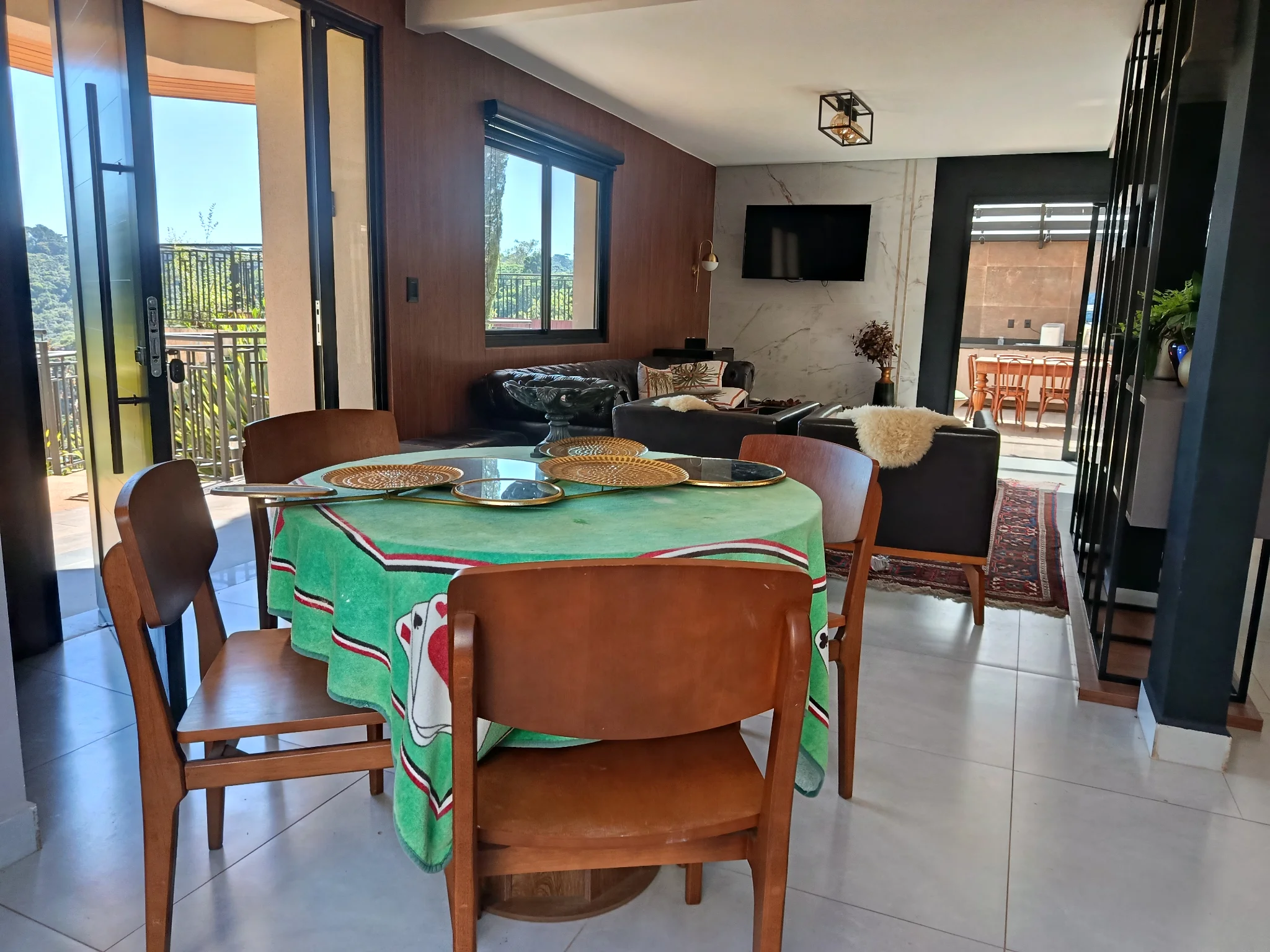 Casa com 8 suítes à venda no Condomínio Allemansratt em Campos do Jordão /SP.