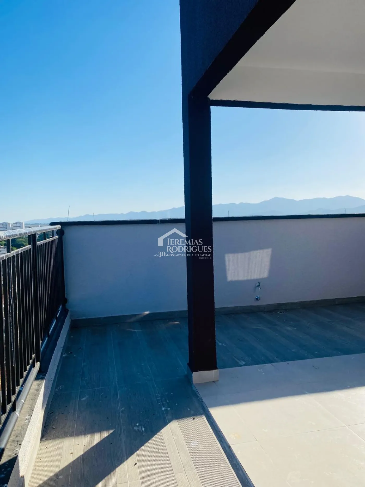 Apartamento à venda com 3 dormitórios, 122 m² no Condomínio Palmeira Real Village em Pindamonhangaba/SP.