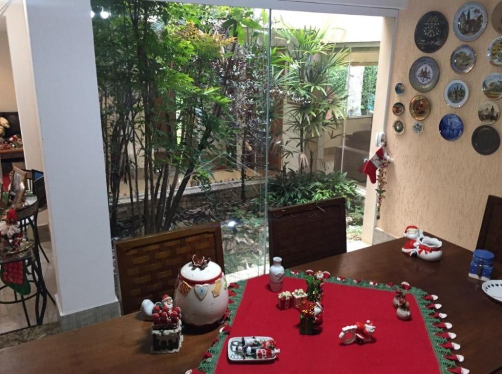 Casa à venda por R$ 2.455.000,00 - Pindamonhangaba/SP