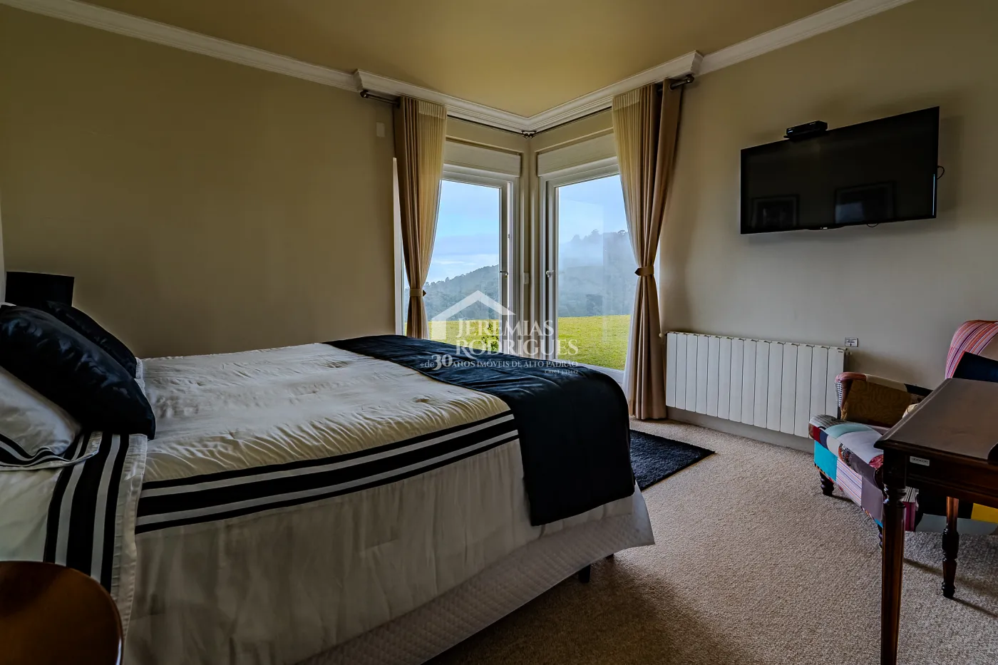 Casa à venda no Parque Pedra do Baú em Campos do Jordão/SP.