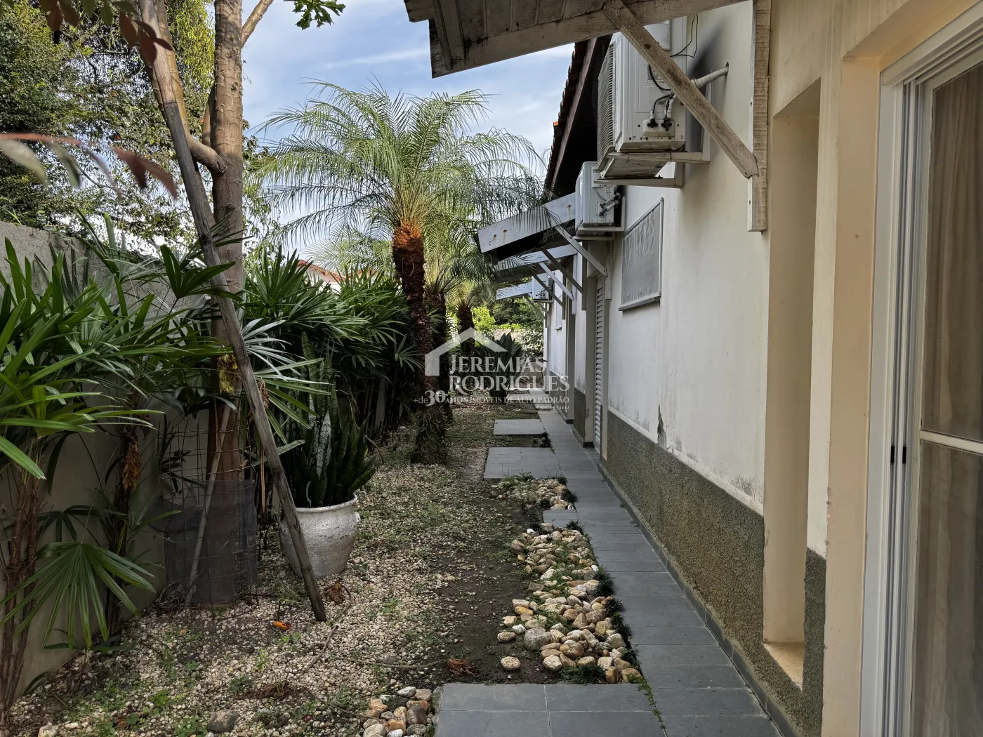 Casa à venda com 6 dormitórios no Condomínio Vale do Sol em Tremembé/SP