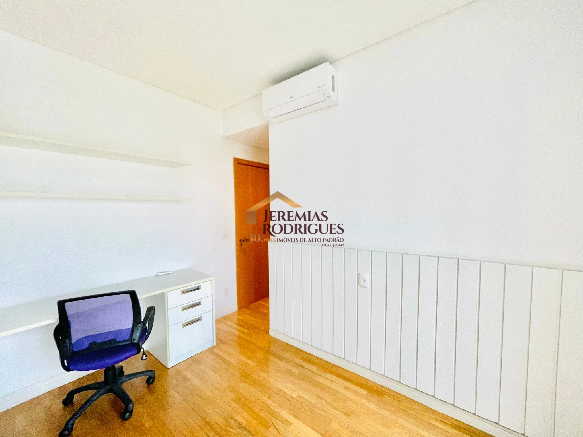 Apartamento Mobiliado para locação e venda no Condomínio Des Arts em Taubaté/SP.