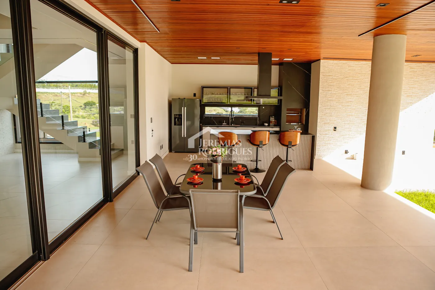 Casa com 3 suítes, 611 m² - Condomínio Village da Serra - Tremembé/SP