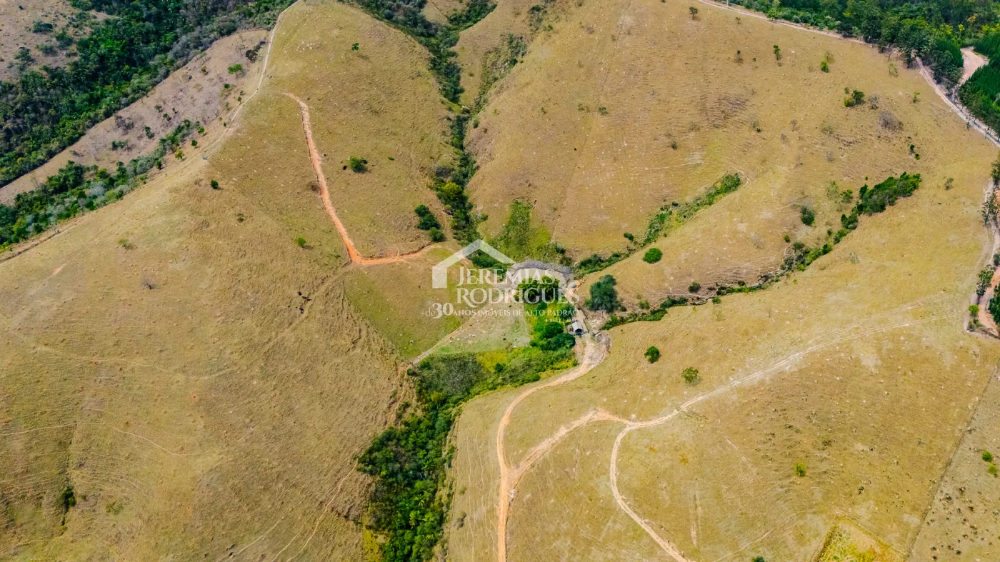 Sítio à venda em Caçapava/SP.