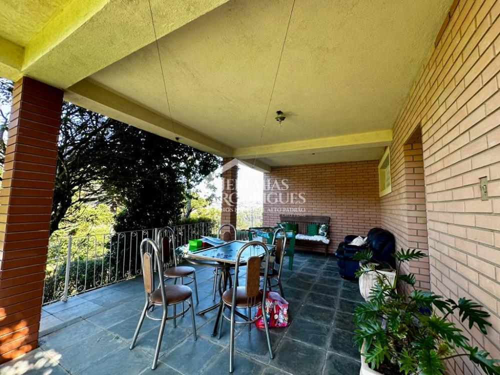 Sobrado em Condomínio com 4 dormitórios - Condomínio Colinas do Sol - Campos do Jordão/SP